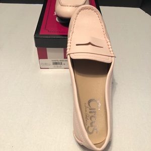 Sam Edelman Loafer in soft pink. Size 9.5